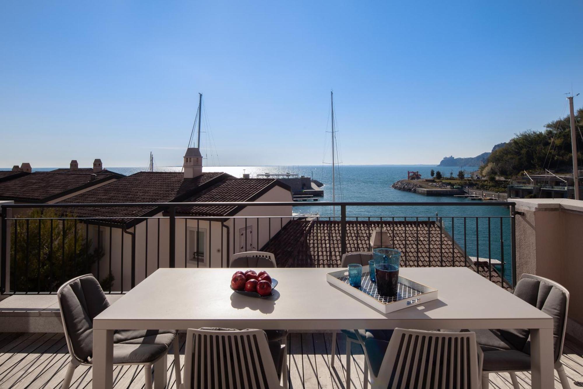 Portopiccolo Apartments Sistiana Bagian luar foto